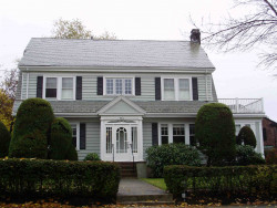 264 Ward St, Newton, MA 02459-1220
