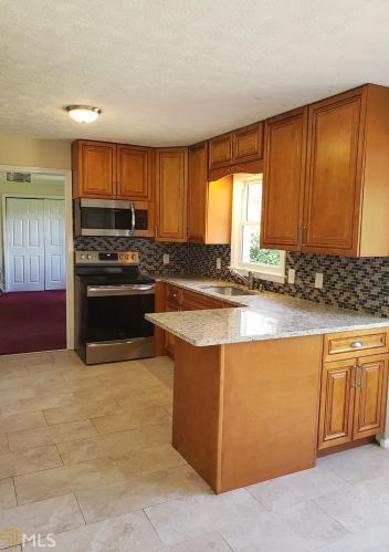 2294 Amber Wood Dr, Lithonia GA 30078-2601 exterior