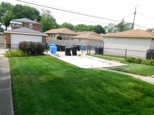 11640 Campbell Ave, Chicago IL 60655-1531 exterior