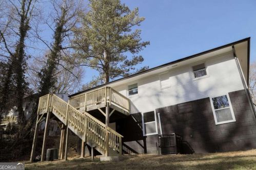 3584 Collier Dr, Atlanta GA  30331-1530 exterior