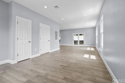 28 Twain Ave, Old Bridge NJ  08857-2110 exterior