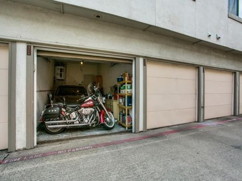 13217 Emily Rd, Dallas TX  75240-8987 exterior