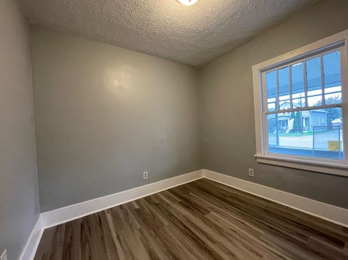 2022 Henry St, Meskegon MI  49441-3048 exterior