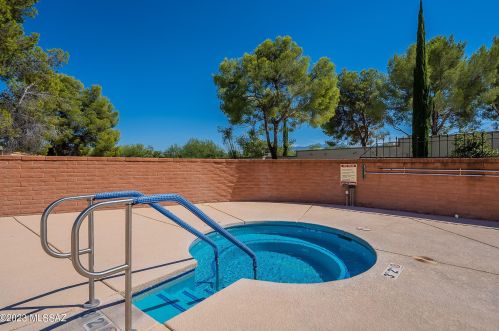 1040 Calle De Ln Temporada, Green Valley AZ 85614-1964 exterior