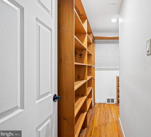 236 Memorial Ave, Tavistock NJ 08033-2952 exterior