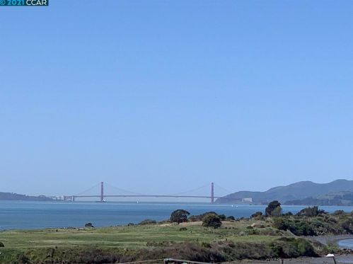 555 Pierce St, Berkeley CA 94706-1044 exterior