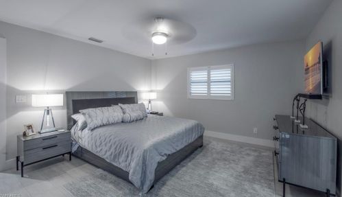 738 97 Ave, Naples FL 34108-2283 exterior