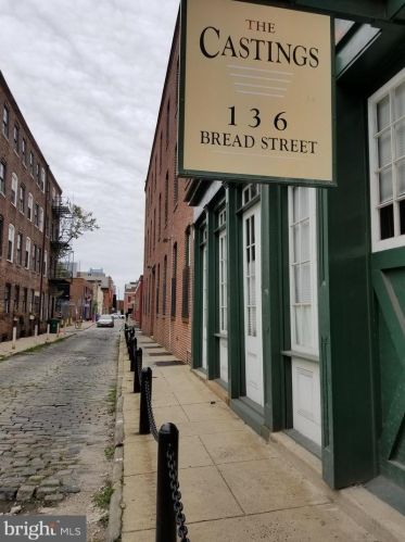 130 Bread St, Philadelphia PA 19106-1919 exterior