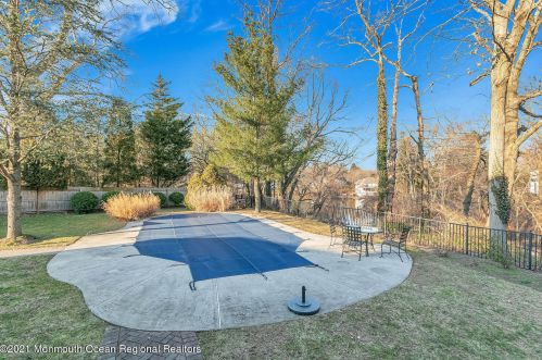 21 Tyson Dr, Red Bank NJ exterior