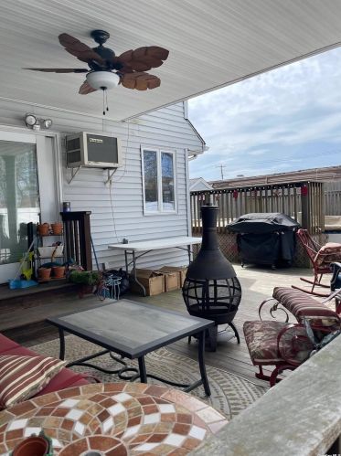 32 Albermarle Ave, Babylon NY 11704-8002 exterior