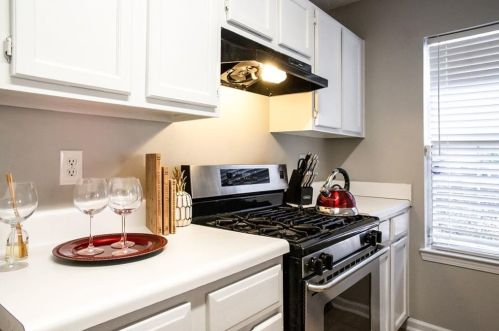 3804 Benjamin Ct, Atlanta GA 30331-2056 exterior