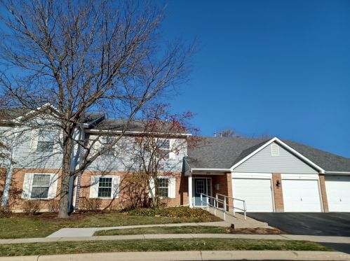 905 Golf Course Rd, Bull Valley, IL 60014-1630