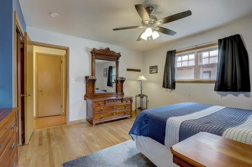 10508 Lincoln Ave, Milwaukee WI 53227-1204 exterior