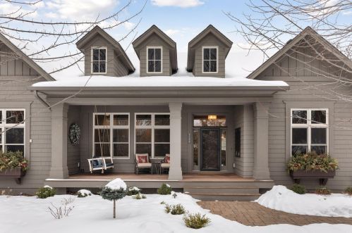 2165 Charlton Rd, Saint Paul, MN 55118-4738