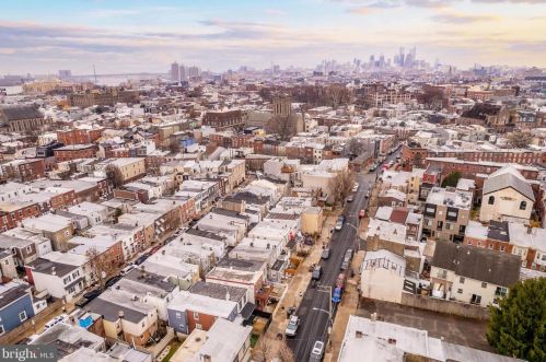 2233 Cedar St, Philadelphia PA  19125-2909 exterior