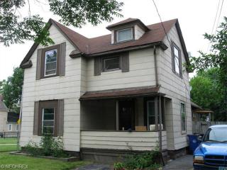 6914 Wakefield Ave, Cleveland OH  44102-3955 exterior