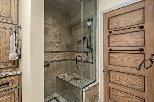 654 Bower Hill Rd, Pittsburgh PA 15243-2040 exterior