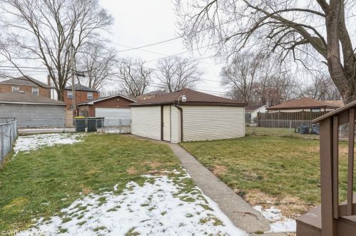 14210 Clark St, Chicago IL 60640-2101 exterior