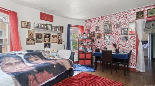 4315 Byron Ave, Bronx NY 10466-1517 exterior