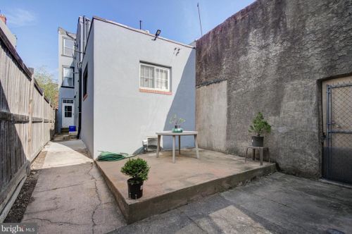 2034 Hancock St, Philadelphia PA 19133-3830 exterior