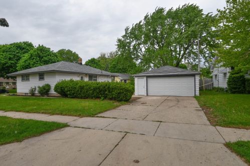 4200 83rd St, Milwaukee, WI 53220-2812