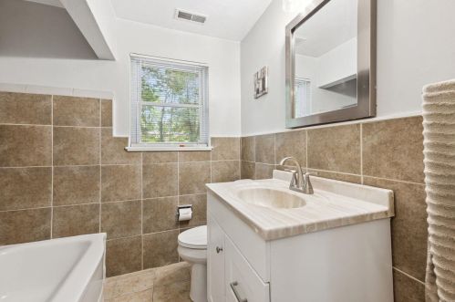 8061 Packard Ave, Saint Louis MO 63134-1519 exterior