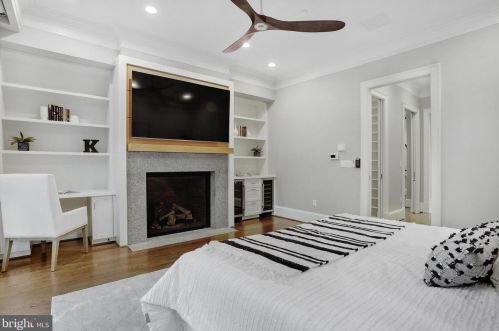 420 3rd St, Washington DC  20003-1930 exterior