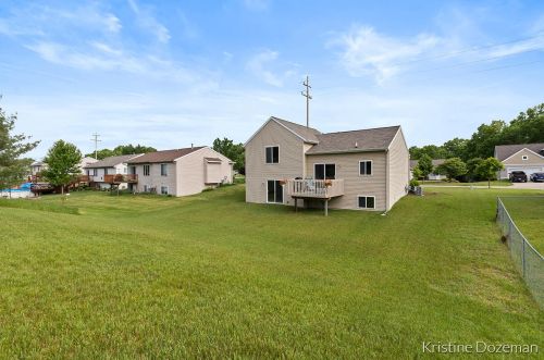 1636 Northbend Dr, Grand Rapids MI 49505-3906 exterior