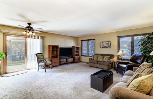 2610 Crescenzo Dr, Joliet, IL 60436-1051