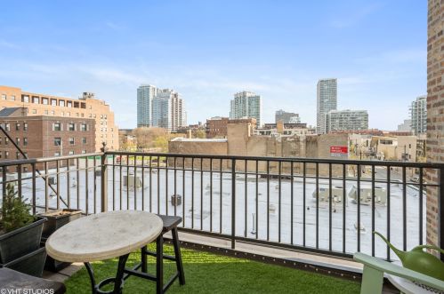 1439 Michigan Ave, Chicago IL  60605-2867 exterior