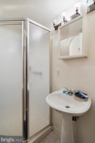 5045 Hazel Ave, Philadelphia PA 19143-1938 exterior