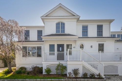 42 Danbury Ave, Westport CT  06880-6821 exterior