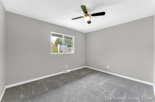 1845 Bonneville Dr, Meskegon MI 49441-3709 exterior