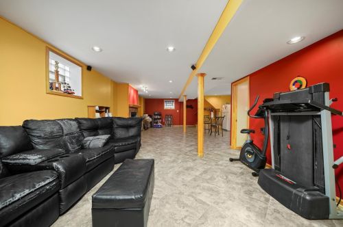 6129 Mcvicker Ave, Chicago IL 60638-4325 exterior