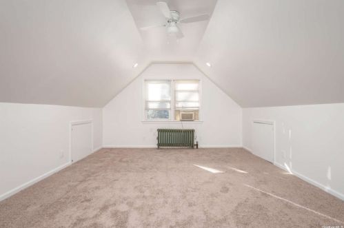 68 Euclid St, Valley Stream NY  11580-4111 exterior