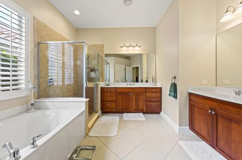 15892 Delaplata Ln, Naples FL 34110-2804 exterior