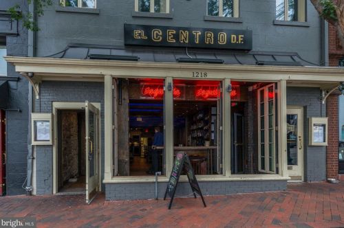 1030 31st St, Washington DC  20007-4405 exterior