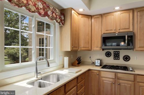 916 Brick Mnr Cir, Silver Spring MD 20905-3819 exterior