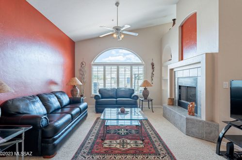 594 Mickelson Ln, Green Valley AZ 85614-5749 exterior