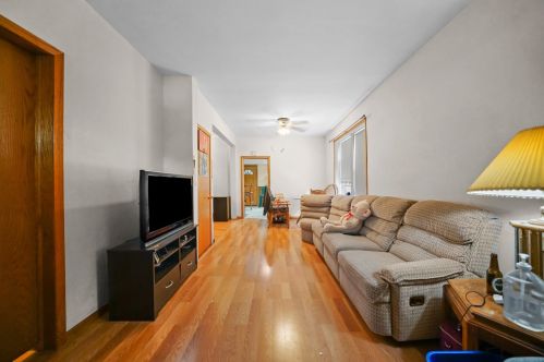 5231 Kenneth Ave, Chicago, IL 60632-4717