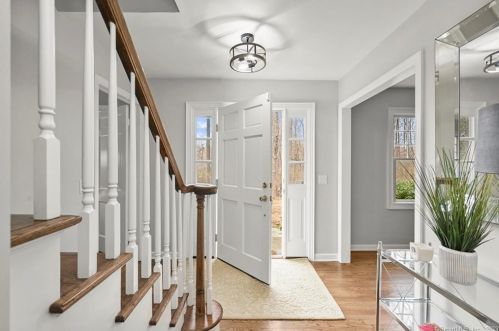 3 Standish Dr, Ridgefield, CT 06877-4718