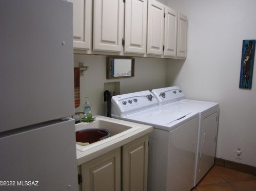 2421 Double O Pl, Tucson AZ 85713-6717 exterior