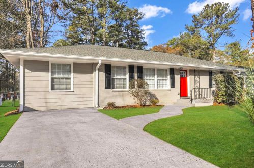 2967 Cloverhurst Dr, Atlanta GA  30344-6867 exterior