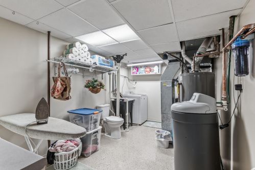 1402 18 Ave, Saint Paul MN 55112-5514 exterior