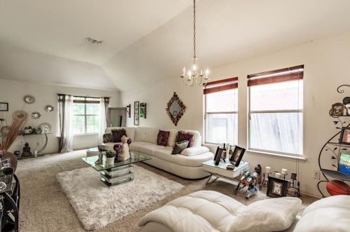 6071 Fox Point Trl, Dallas TX  75249-2806 exterior