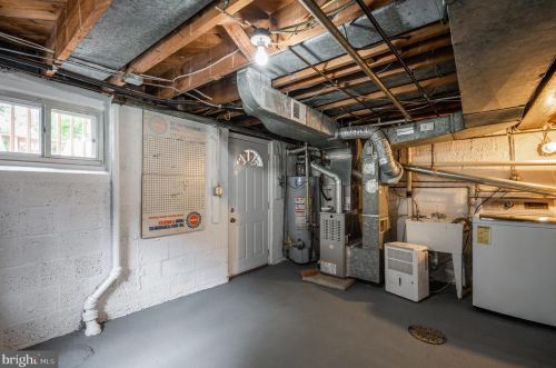 16 Monroe Ave, Alexandria VA 22301-1923 exterior