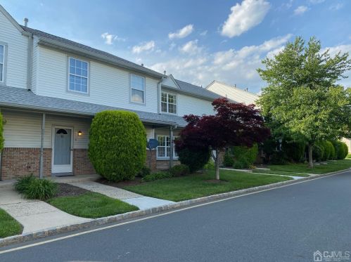 11 Sassafras Ct, New Brunswick NJ  08902-5001 exterior