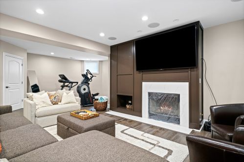 3753 Tripp Ave, Chicago IL 60803-1832 exterior