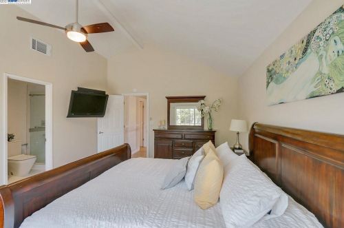 4410 Black Walnut Ct, Concord CA 94521-4320 exterior