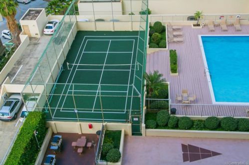 469 Ena Rd, Honolulu HI  96815-1749 exterior